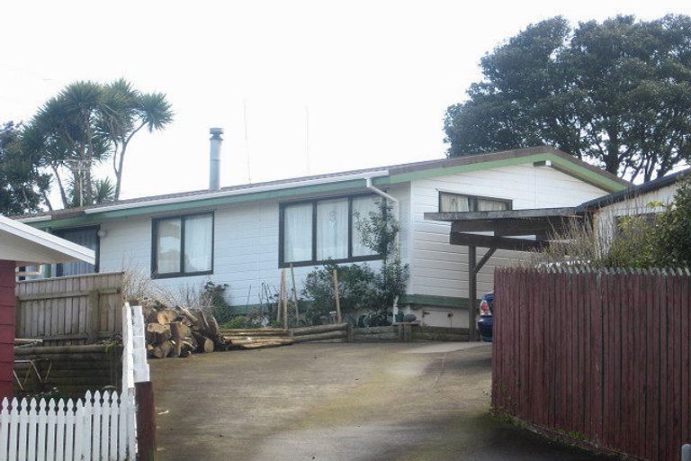Photo of property in 25 Tahurangi Place, Spotswood, New Plymouth, 4310
