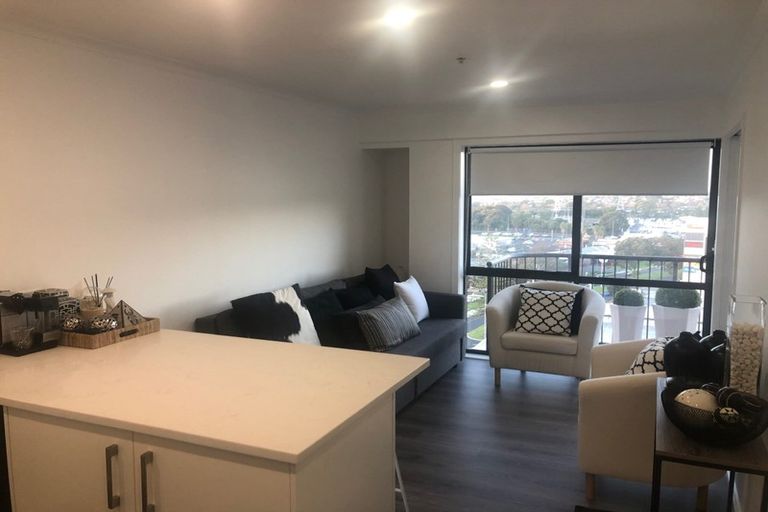Photo of property in 12h/18 Ronwood Avenue, Manukau, Auckland, 2104