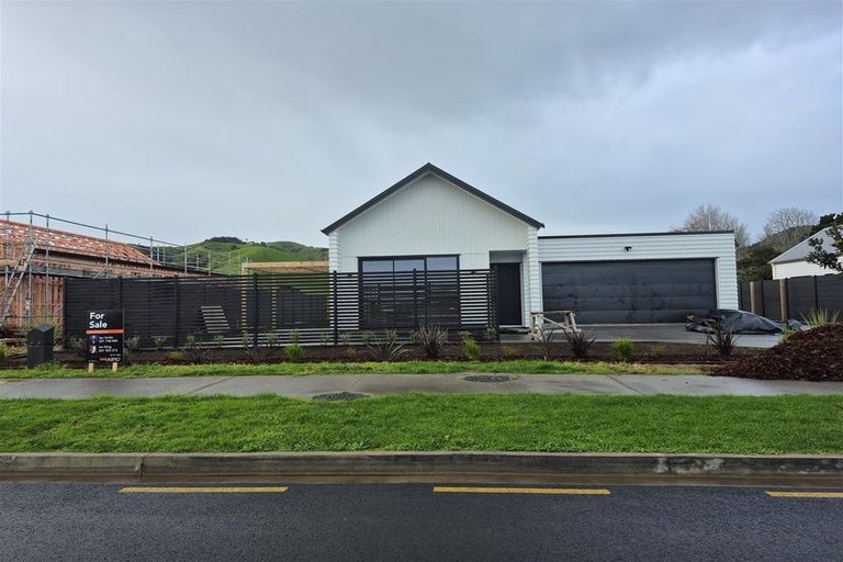 Photo of property in 12 Mataikokako Loop, Kawakawa Bay, 2585