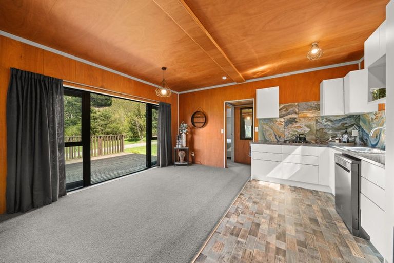 Photo of property in 90 Hoeke Road, Carrington, Carterton, 5791