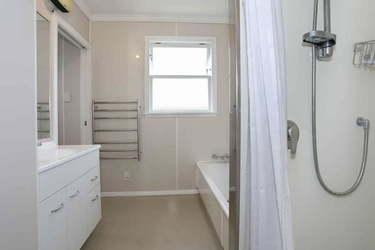 Photo of property in 8 Nairn Crescent, Awapuni, Palmerston North, 4412