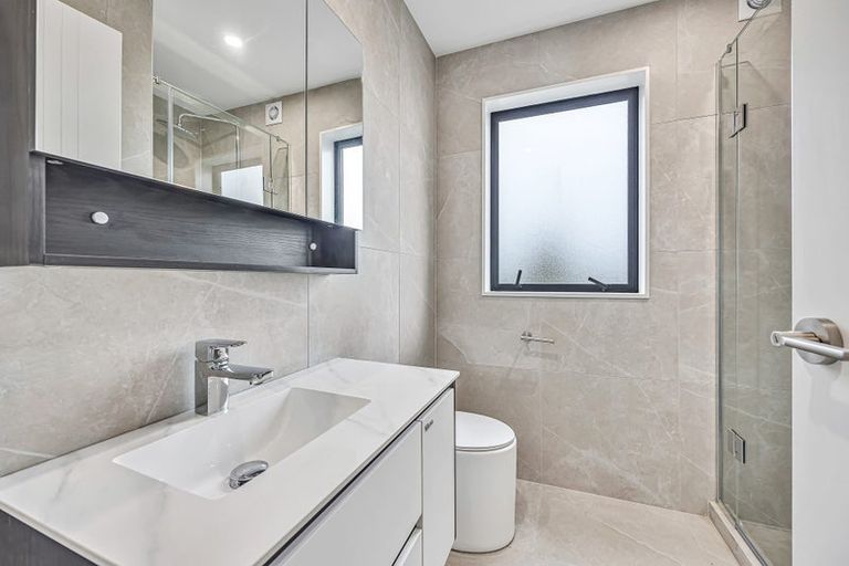 Photo of property in 4/163 Edmonton Road, Te Atatu South, Auckland, 0610