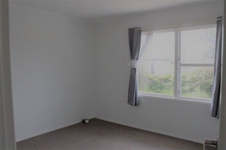 Photo of property in 2/10 Mander Place, Bucklands Beach, Auckland, 2012