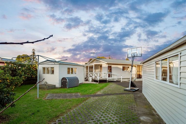 Photo of property in 14 Ascot Avenue, Henderson, Auckland, 0610