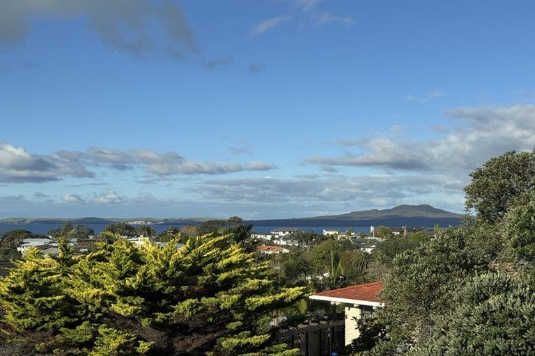 Photo of property in 1c Sandford Street, Campbells Bay, Auckland, 0630