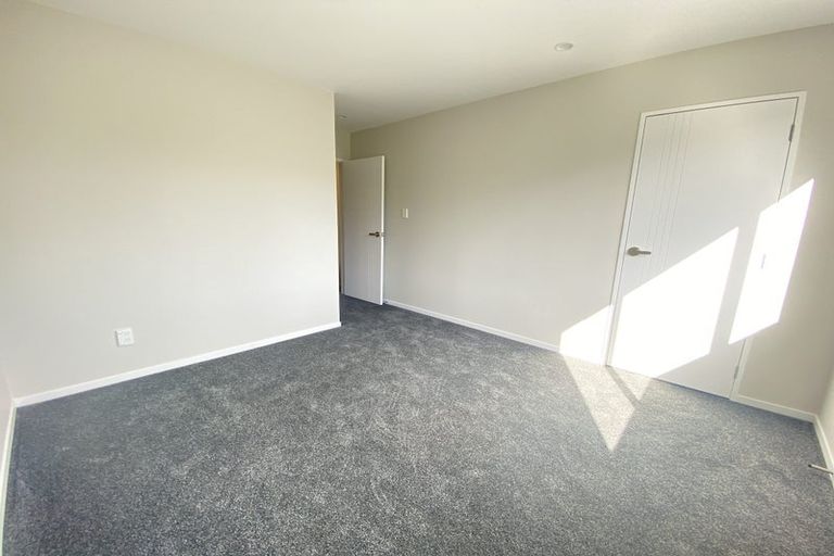 Photo of property in 39 Kaimai Avenue, Massey, Auckland, 0614