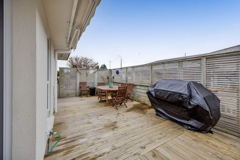 Photo of property in 54 Karina Road, Merrilands, New Plymouth, 4312