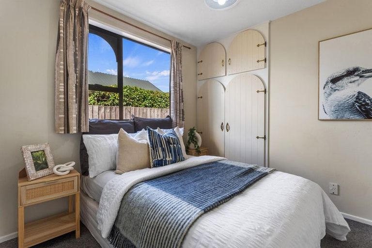 Photo of property in 15 Hawkswood Place, Avonhead, Christchurch, 8042