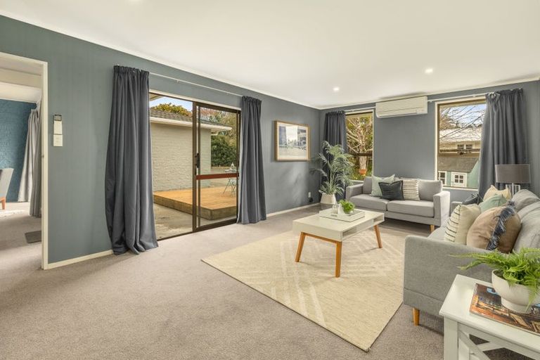 Photo of property in 10 Graham Grove, Waikanae, 5036