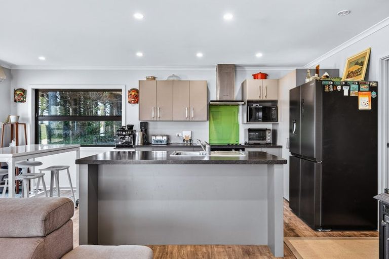 Photo of property in 18 Rangikatea Road, Omori, Turangi, 3381