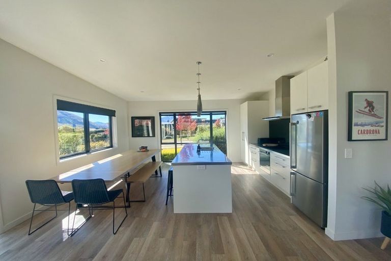 Photo of property in 6 Clutha Place, Wanaka, 9305
