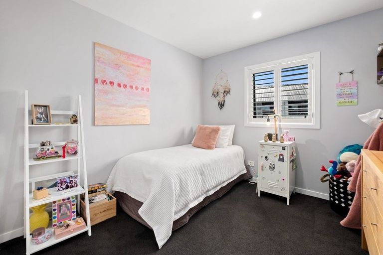 Photo of property in 19 Kirimoko Crescent, Wanaka, 9305