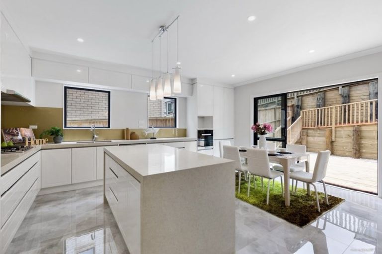 Photo of property in 4 Drover Close, Flat Bush, Auckland, 2019