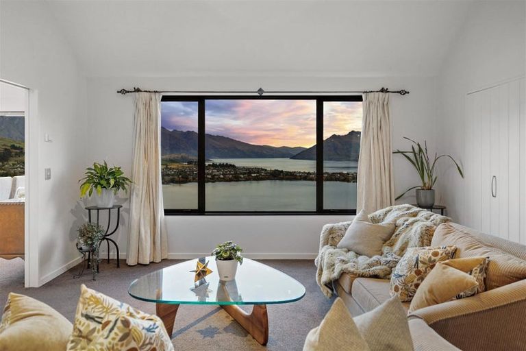 Photo of property in 94 Hensman Road, Queenstown, 9300