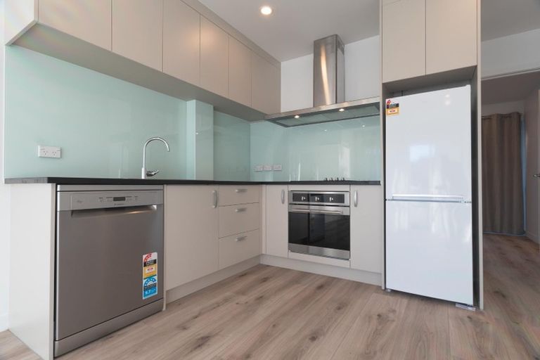 Photo of property in 268/2a Onewa Road, Birkenhead, Auckland, 0626