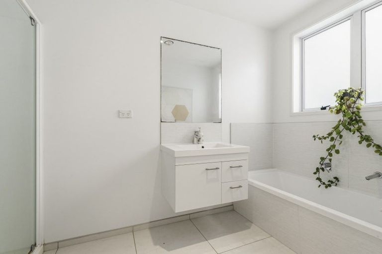 Photo of property in 25 Coutts Street, Papamoa Beach, Papamoa, 3118