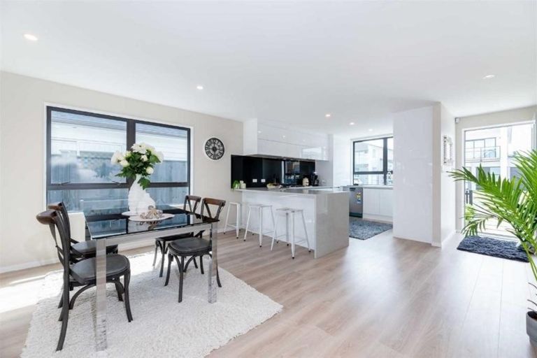 Photo of property in 18 Myland Drive, Hobsonville, Auckland, 0616