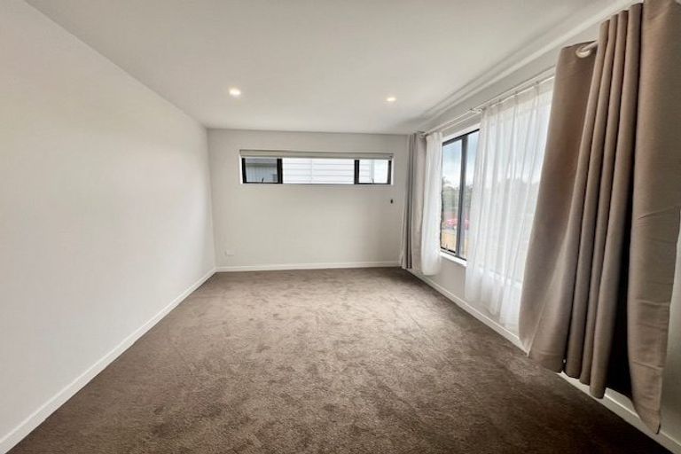 Photo of property in 56 Casuarina Road, Half Moon Bay, Auckland, 2012