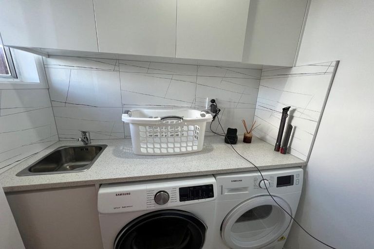 Photo of property in 35 Leaver Place, Weymouth, Auckland, 2103