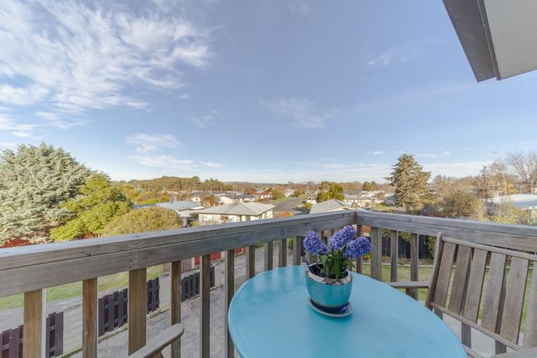 Photo of property in 10 Leeton Drive, Waipukurau, 4200