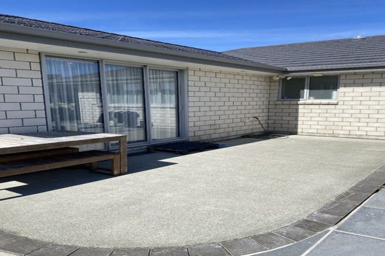 Photo of property in 6 Ken Douglas Drive, Aotea, Porirua, 5024