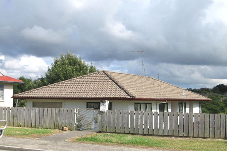 Photo of property in 21 Katrina Place, Massey, Auckland, 0614