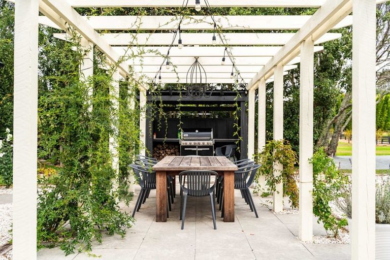 Photo of property in 615 Cove Road, Waipu, 0582