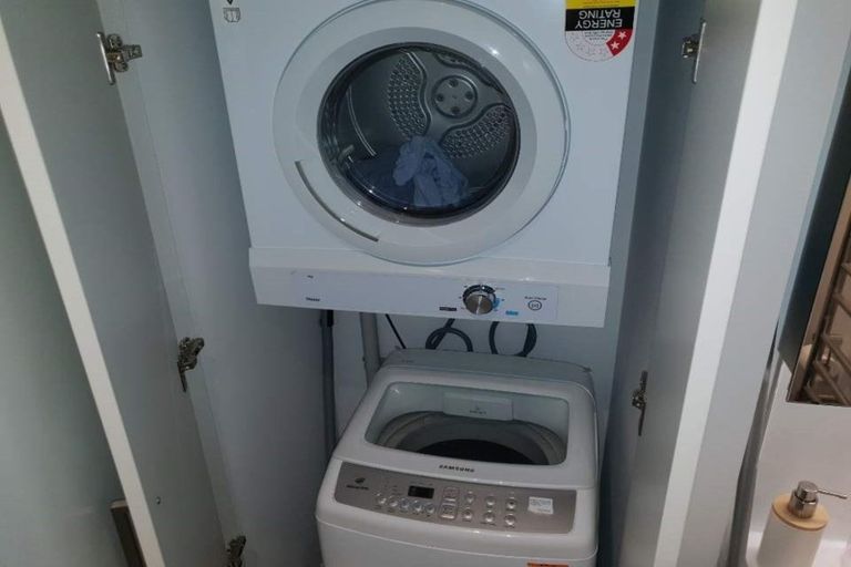 Photo of property in 2 Salford Place, Awapuni, Palmerston North, 4412