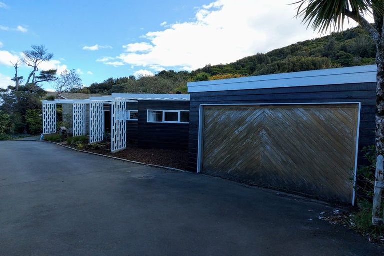 Photo of property in 2 Mamaku Grove, Khandallah, Wellington, 6035