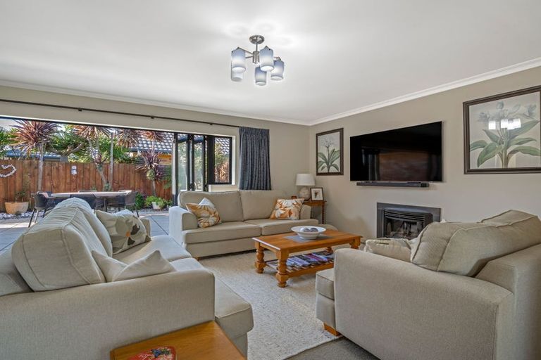Photo of property in 6 Golden Courie Close, Papamoa Beach, Papamoa, 3118