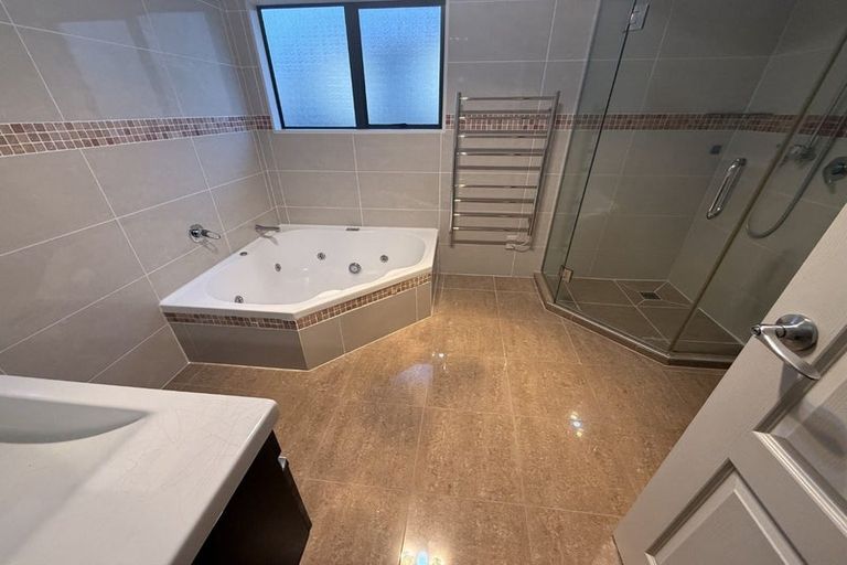 Photo of property in 30 Kestev Drive, Flat Bush, Auckland, 2016