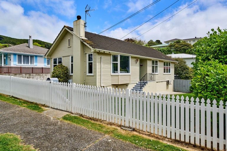 Photo of property in 14 Pembroke Street, Tawa, Wellington, 5028