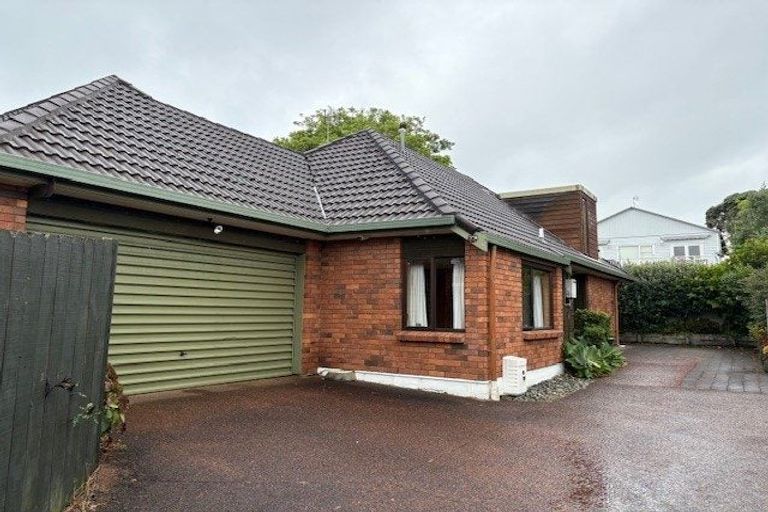 Photo of property in 2/8 Jutland Road, Hauraki, Auckland, 0622