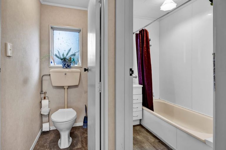 Photo of property in 237a South Road, Hawera, 4610