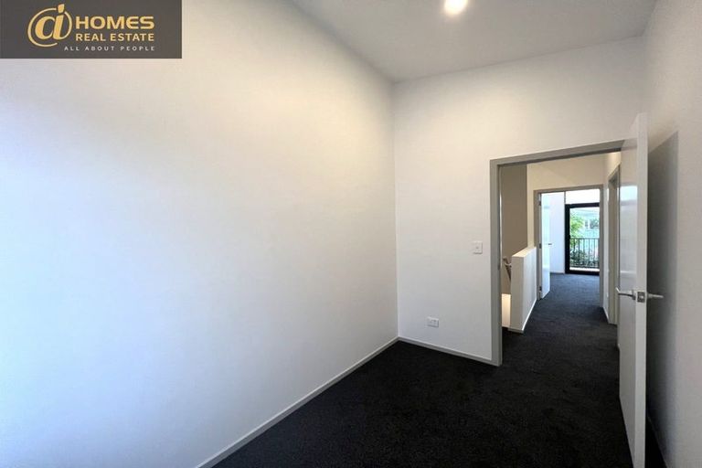 Photo of property in 19a Statesman Street, Henderson, Auckland, 0612