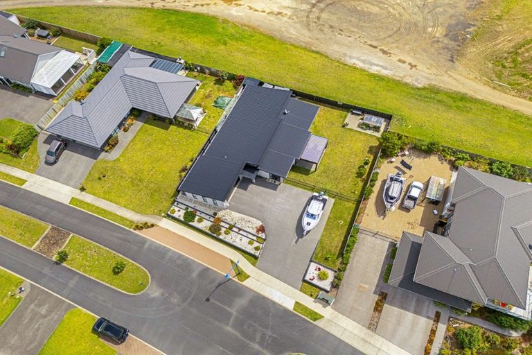 Photo of property in 9 Lady Jocelyn Place, Whitianga, 3510