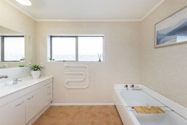 Photo of property in 50 John F Kennedy Drive, Milson, Palmerston North, 4414
