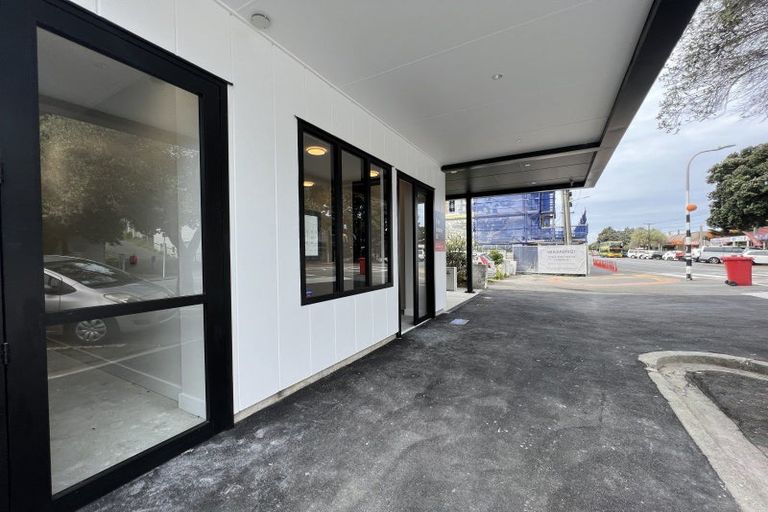 Photo of property in 117 The Parade, Island Bay, Wellington, 6023