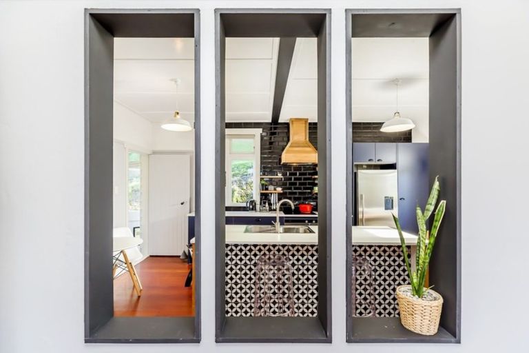 Photo of property in 38 Severn Street, Island Bay, Wellington, 6023