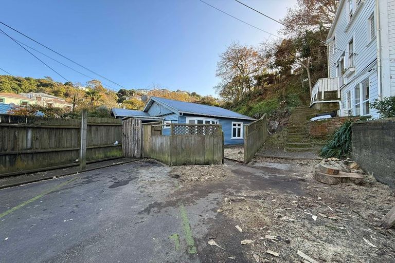 Photo of property in 76 Aro Street, Aro Valley, Wellington, 6021