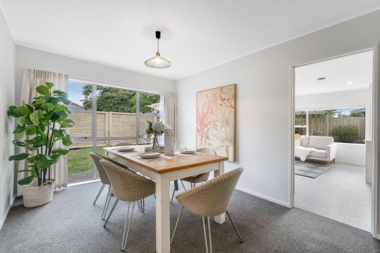 Photo of property in 66 Golfland Drive, Golflands, Auckland, 2013