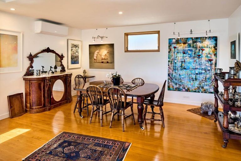 Photo of property in 76 The Crescent, Roseneath, Wellington, 6011