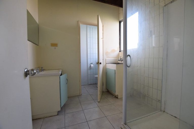 Photo of property in 1/21 Reynella Drive, Massey, Auckland, 0614