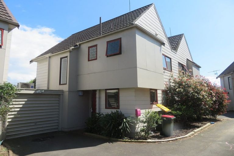 Photo of property in 10/19a Gray Avenue, Mangere East, Auckland, 2024
