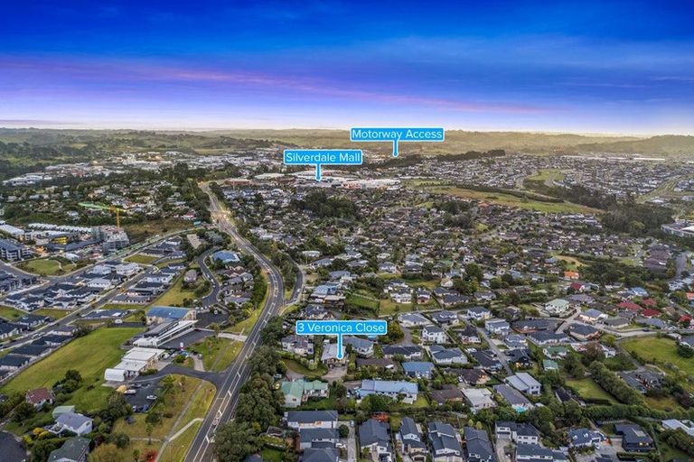 Photo of property in 3 Veronica Close, Red Beach, 0932