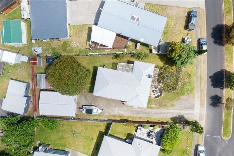 Photo of property in 229 Chartwell Avenue, Whangamata, 3620