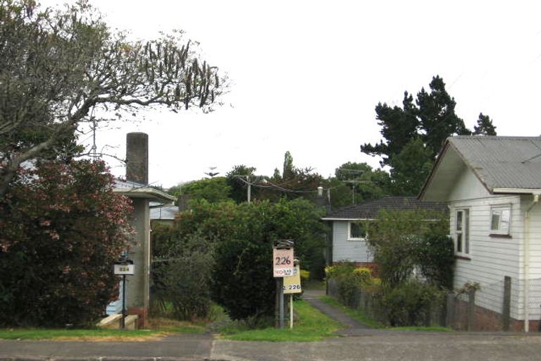 Photo of property in 2/226 Birkdale Road, Birkdale, Auckland, 0626