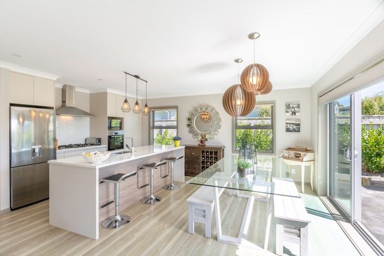 Photo of property in 90b/1 Endeavour Drive, Whitby, Porirua, 5024