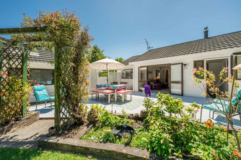 Photo of property in 81 Nimmo Avenue East, Waikanae, 5036