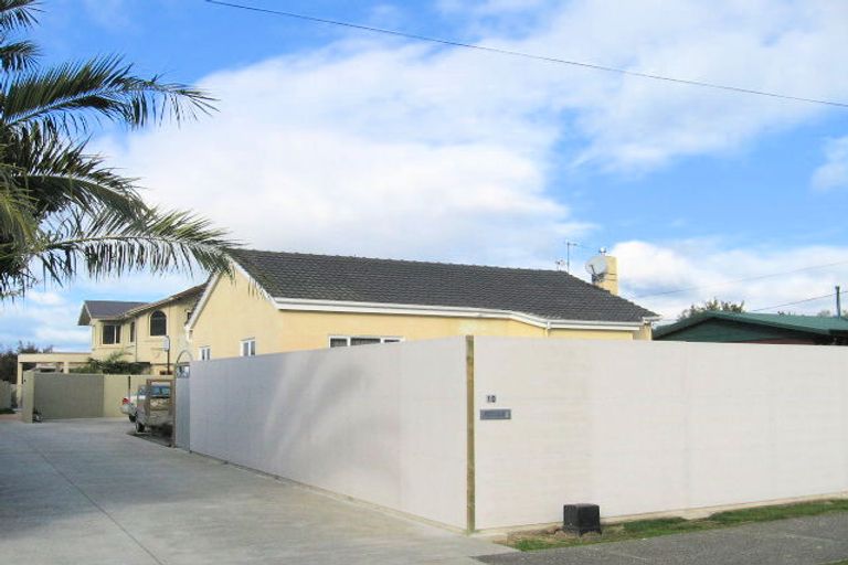 Photo of property in 10a Anderson Road, Taradale, Napier, 4112